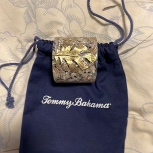 Tommy Bahama lease cuff